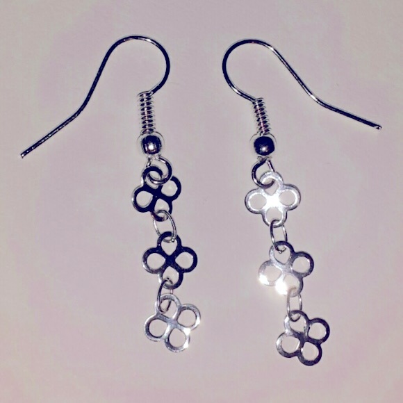 925 Sterling Dangle Earring in silver - Picture 2 of 4